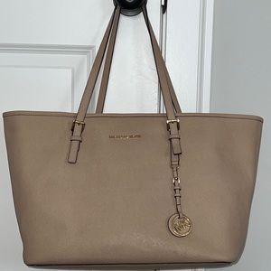 MICHAEL KORS Jet Set Travel Large Saffiano Leather